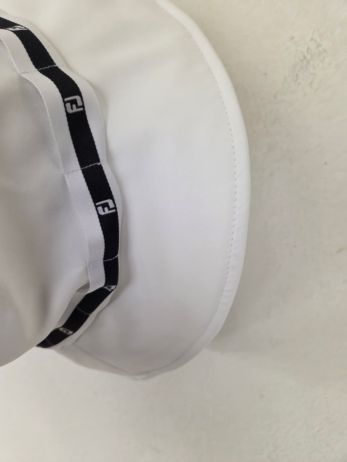 풋조이 로고 테이프 버킷햇 화이트 상품이미지5