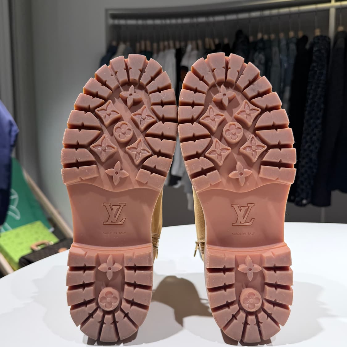 (A+/8.5) / 루이비통 x 팀버랜드 6인치 앵클 워커 부츠 베이지 상품이미지7