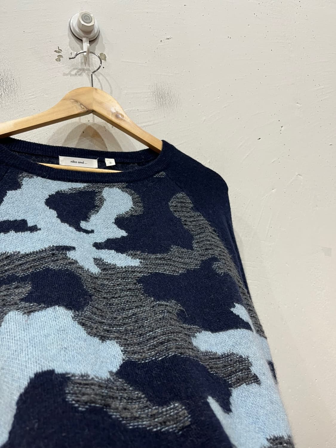 니코앤드 카모플라쥬 울 니트 우먼즈 네이비 상품이미지2