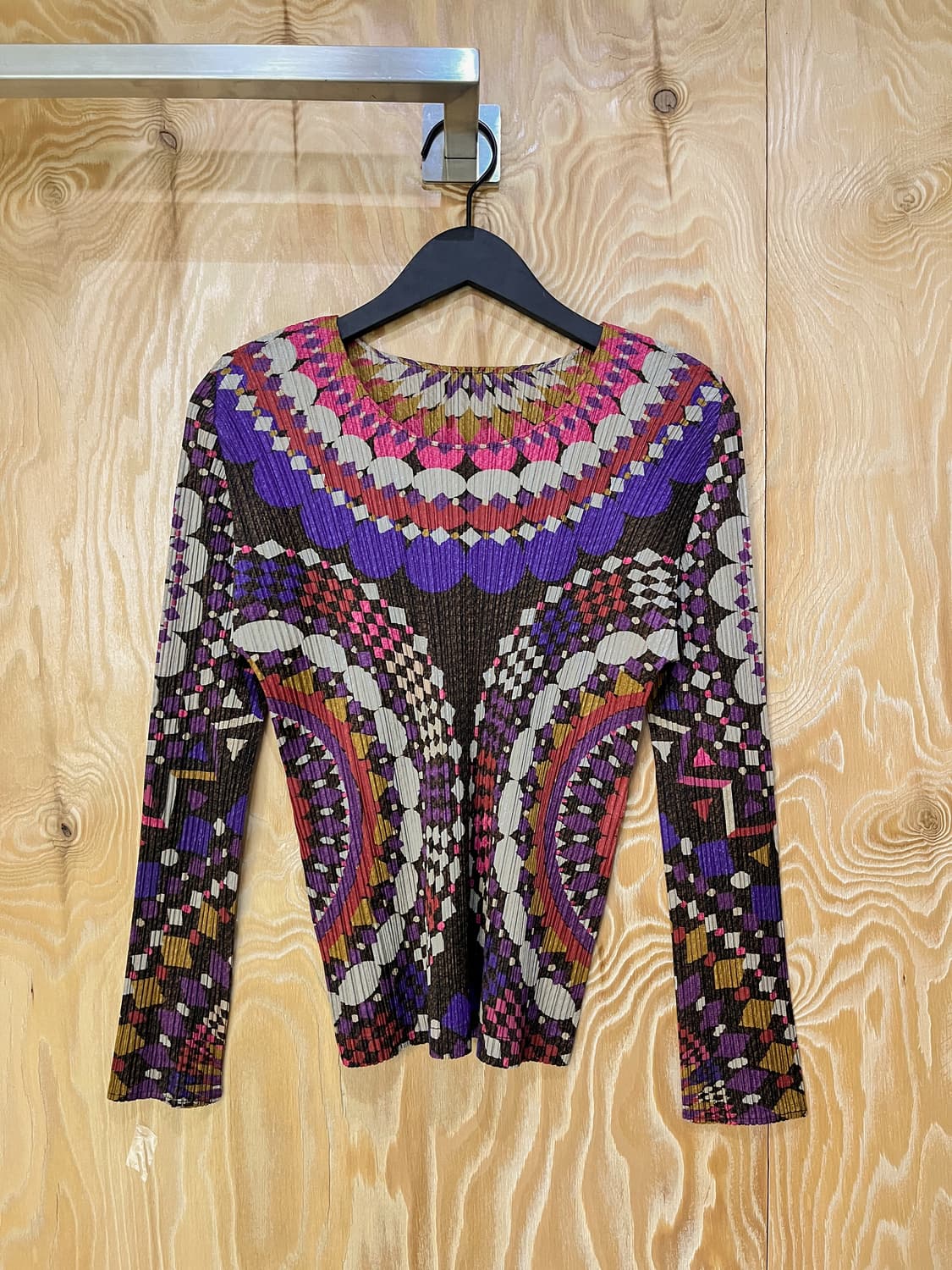 플리츠 플리즈 올 오버 프린트 탑 상품이미지1