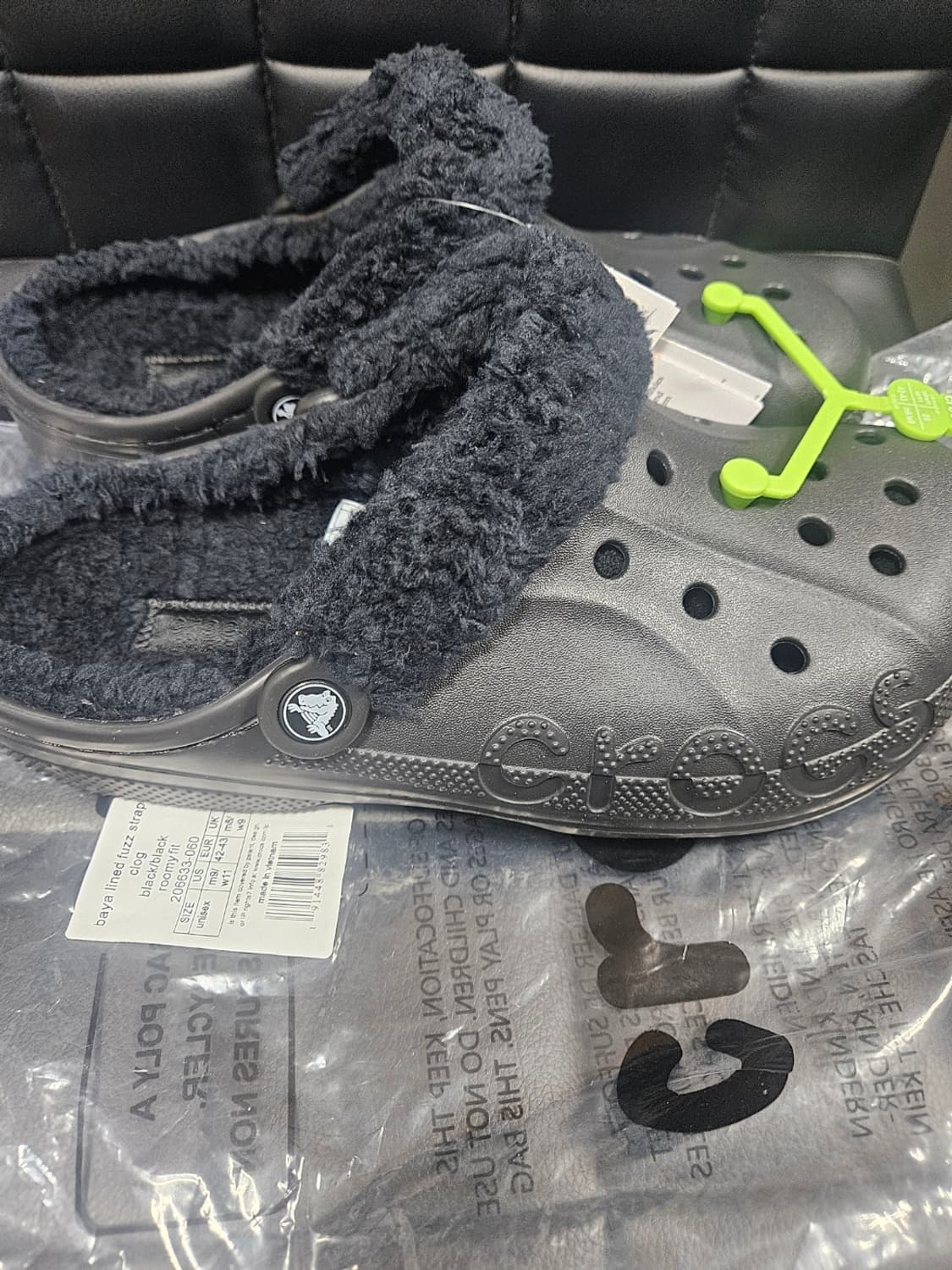 크록스 블랙  바야 라인드 퍼즈 스트랩 클로그 새상품 상품이미지1