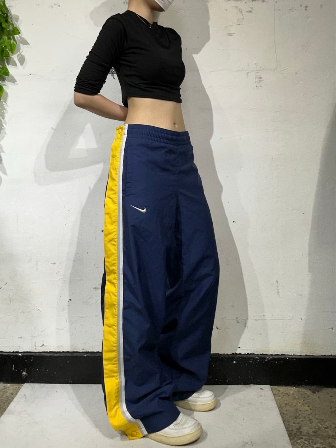 나이키 네이비 옐로우 사이드 라인 와이드 트랙 팬츠 추리닝 바지 M 상품이미지1