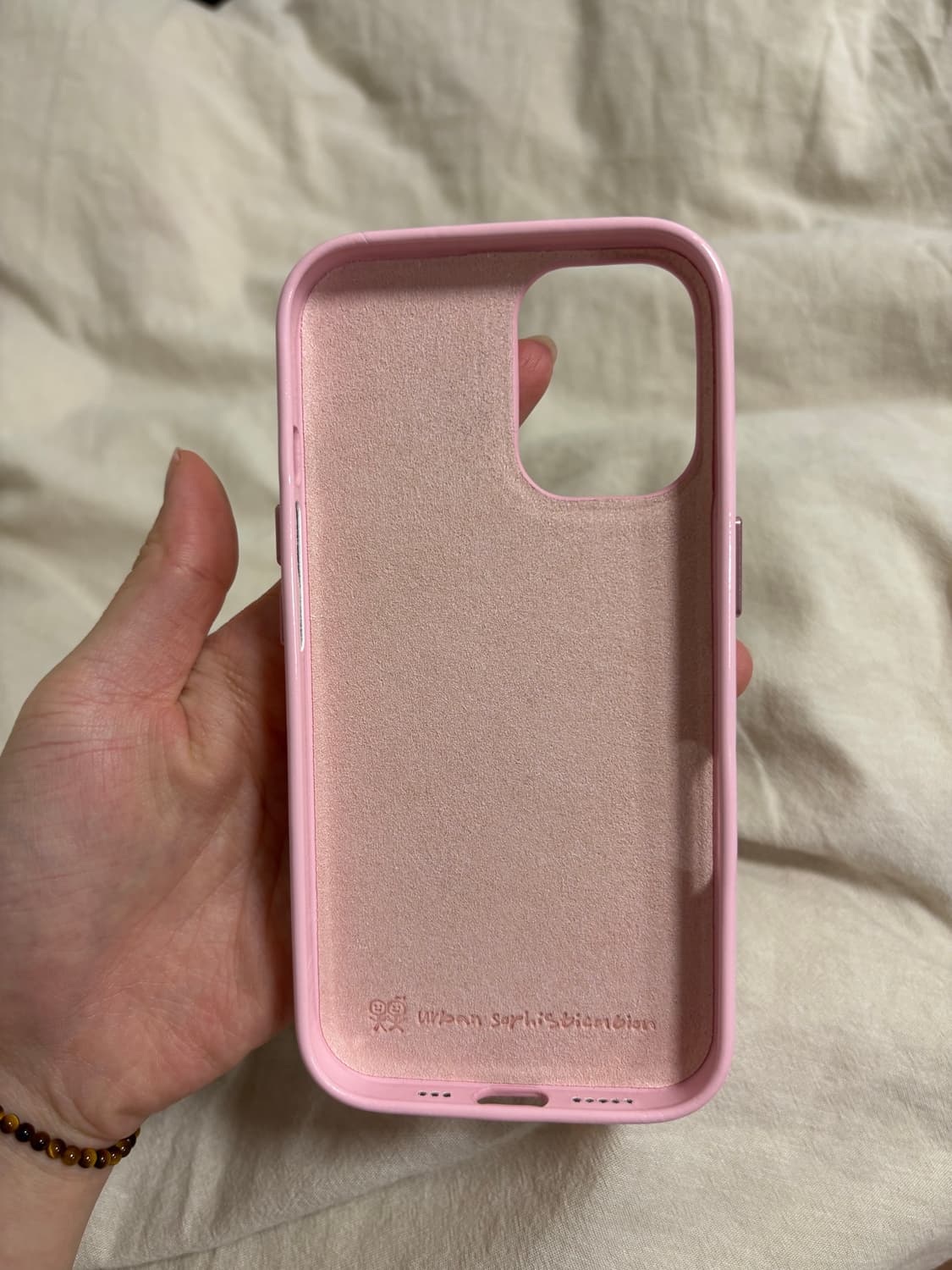 어반 소피스티케이션 아이폰 16 헬로키티 상품이미지7