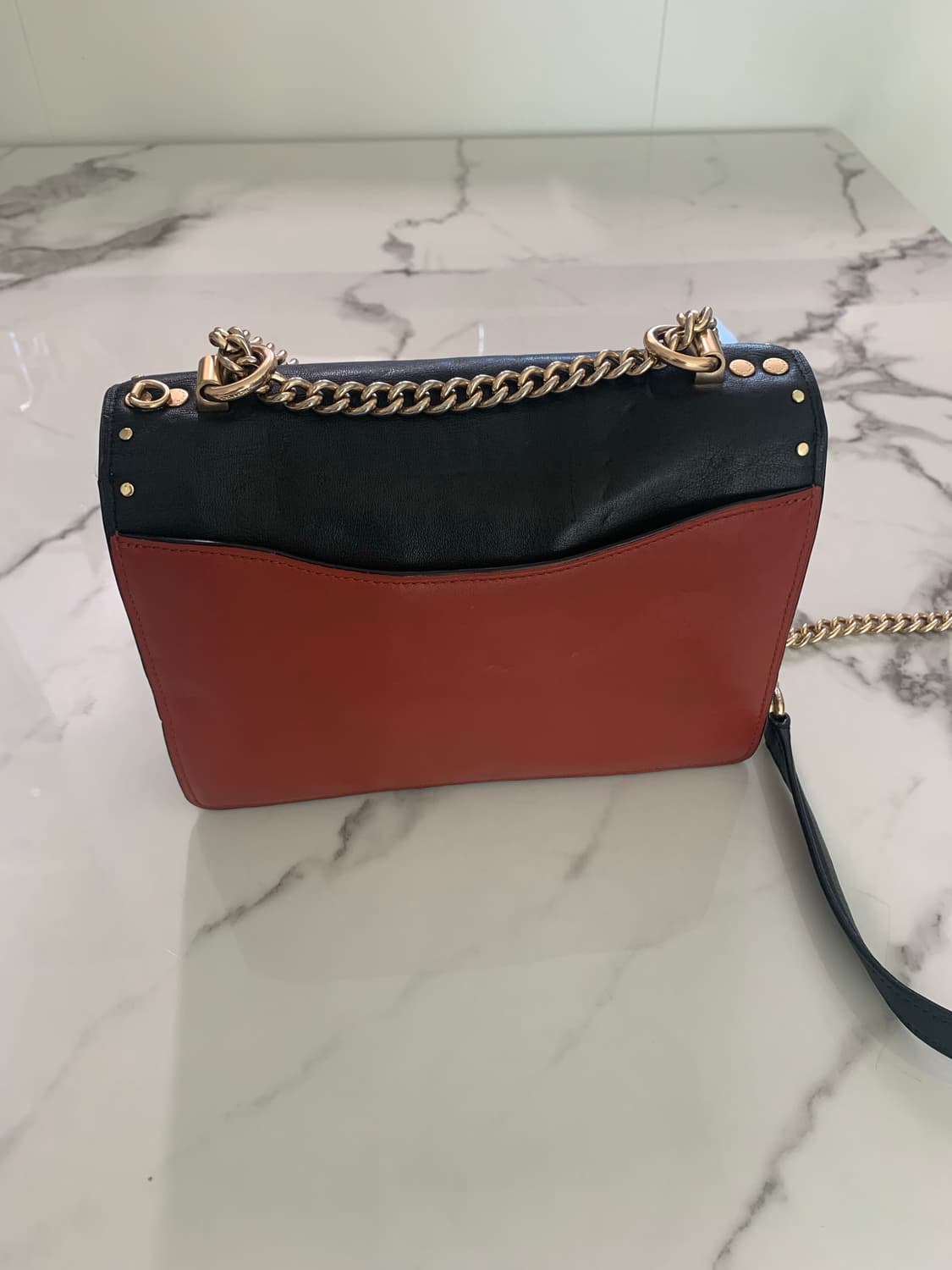 코치 블랙 체인 크로스백 상품이미지3