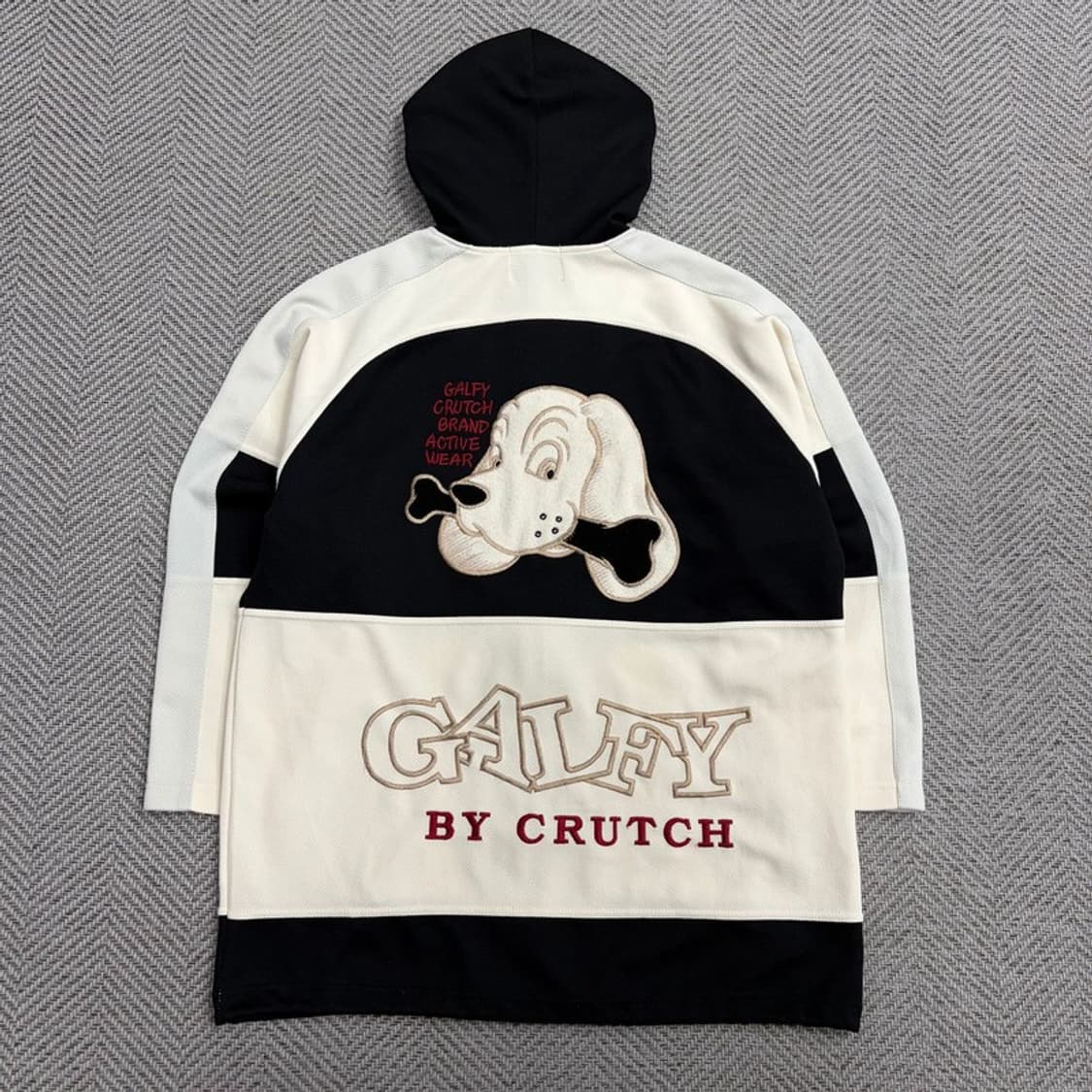 갈피 자수 그래픽 후드집업 v4416 상품이미지2