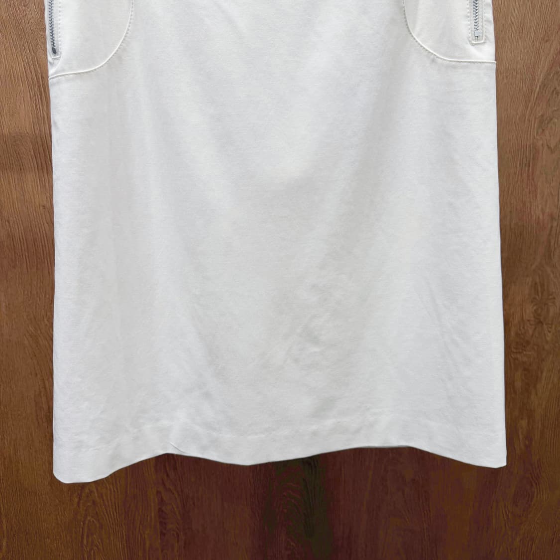 꾸레쥬 미디 스커트 사이드 절개 지퍼 포켓 디테일 A라인 아이보리 상품이미지5