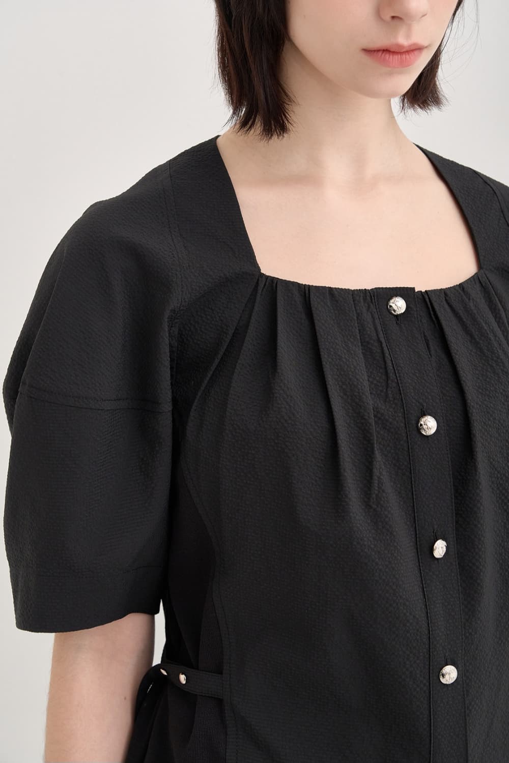 텍스처 블록 스퀘어넥 블라우스 / 82(55)사이즈 상품이미지3