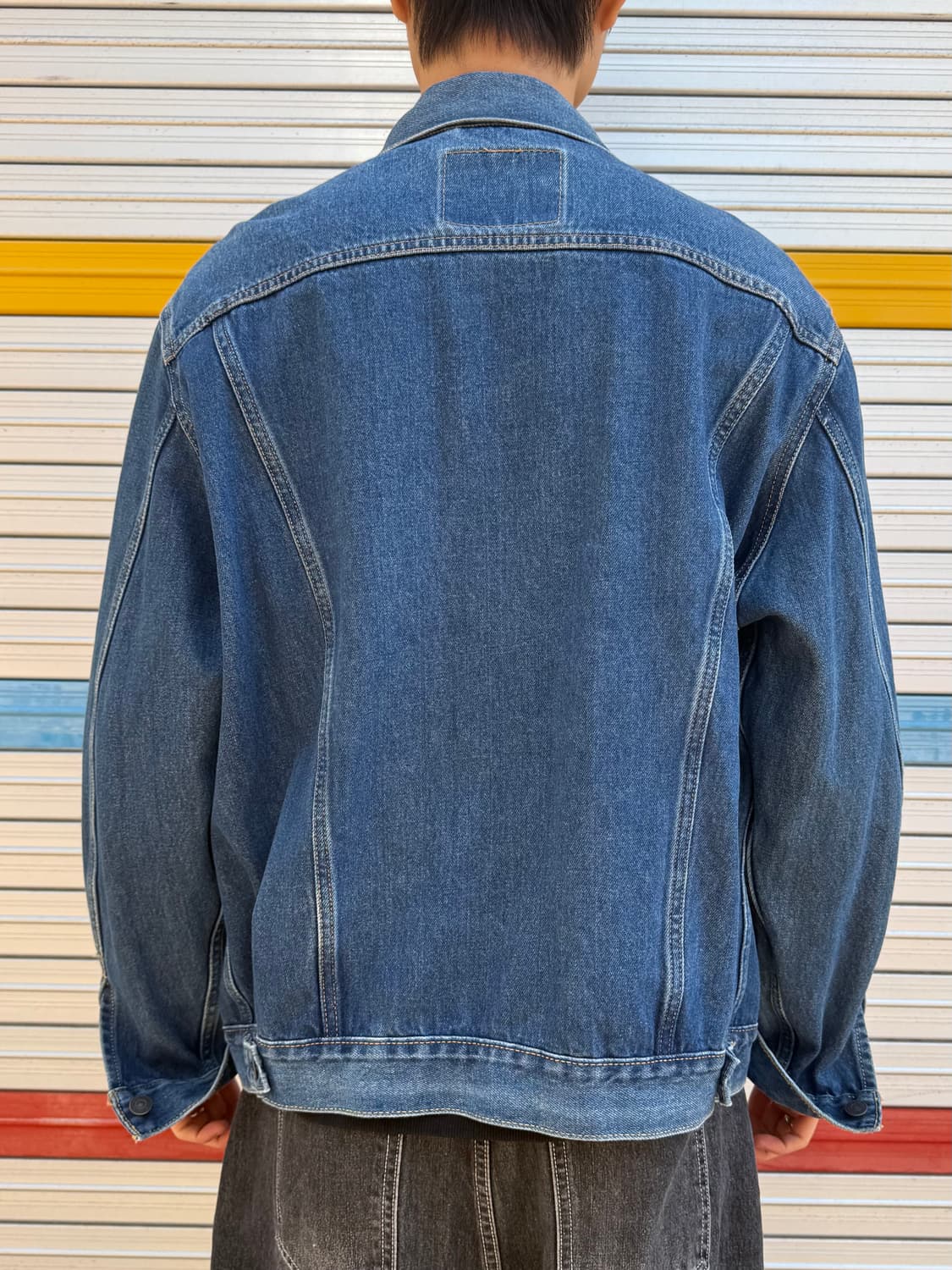 Levi’s Vintage Fit Denim Trucker Jacket 상품이미지6