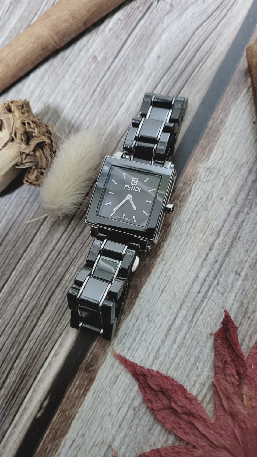 [연말세일] 정품 펜디 콰드로 세라믹 쿼츠 시계 상품이미지1