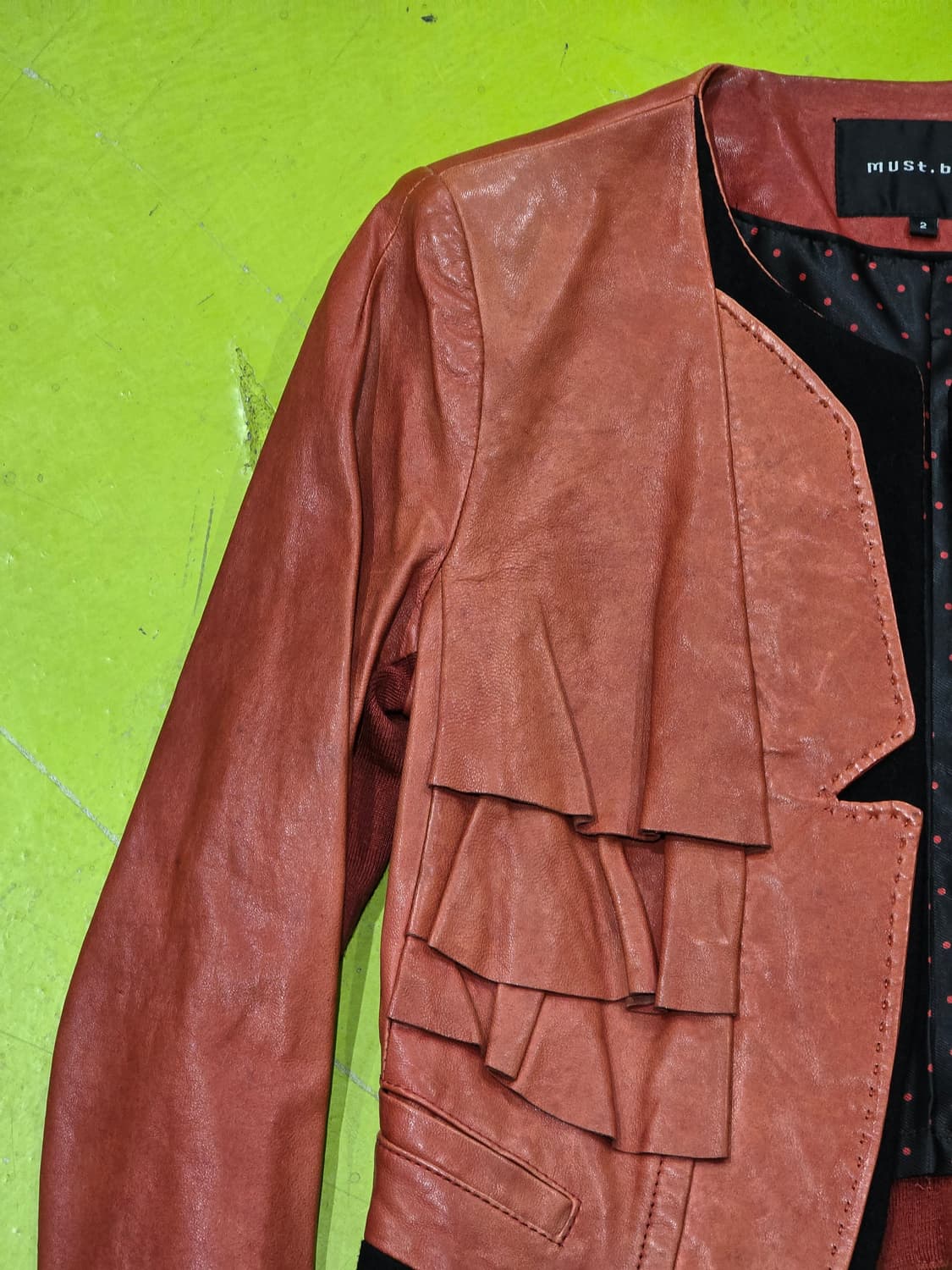 must.bp 레드 가죽 프릴 자켓 상품이미지3