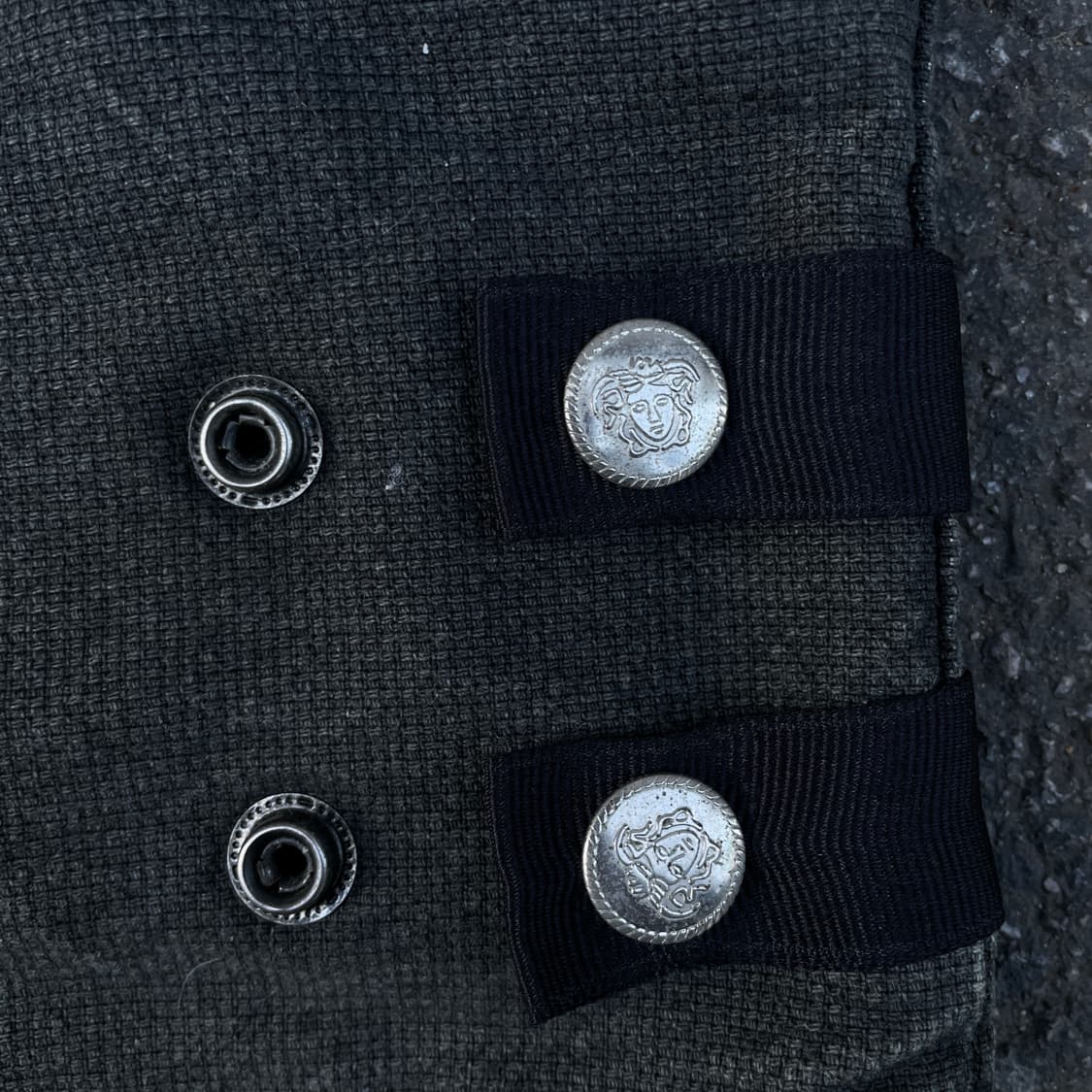 90s 베르사체 금장 메두사 자수 베스트 올드스쿨 빅로고 조끼 L 상품이미지4