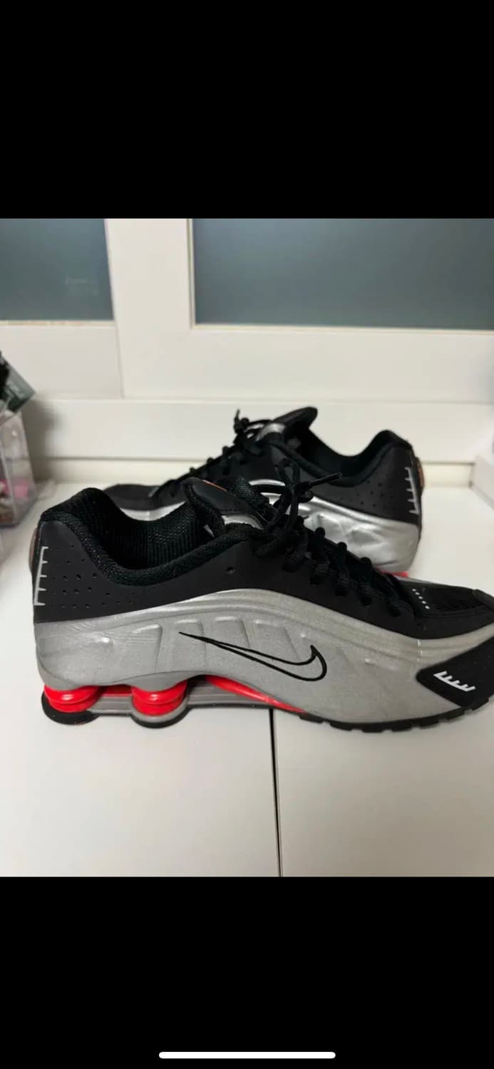 나이키 샥스 r4 메탈릭 실버레드 280 상품이미지4