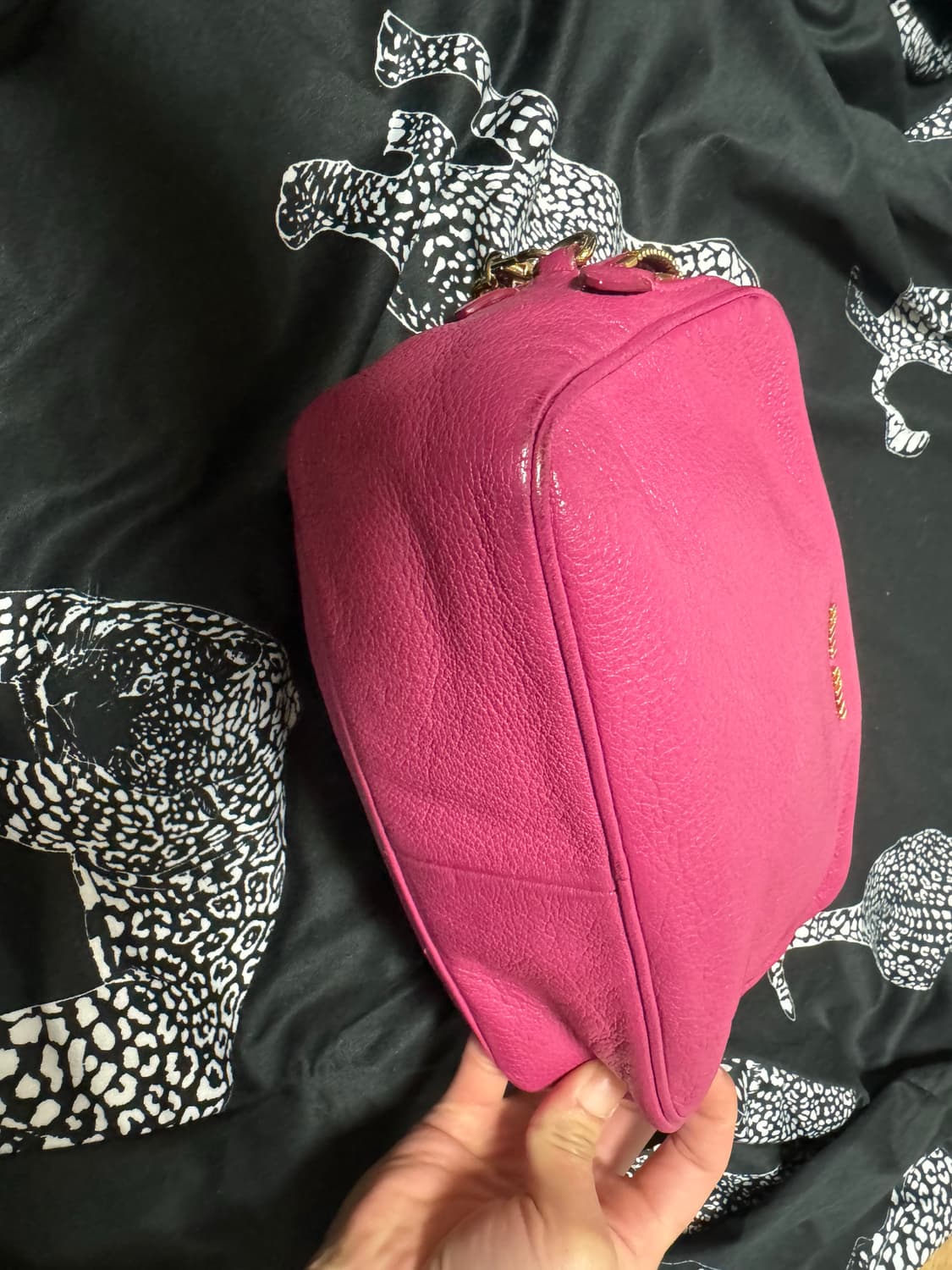 미우미우 가죽백 상품이미지4