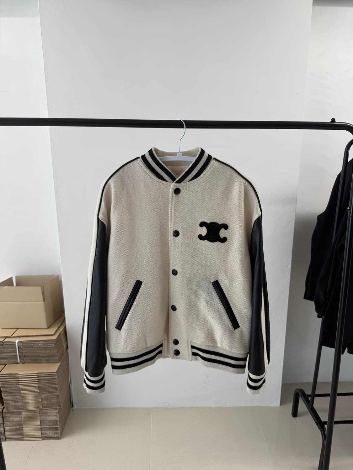 (34) 셀린느 트리오페 로고 패치 울 봄버 블루종 상품이미지1