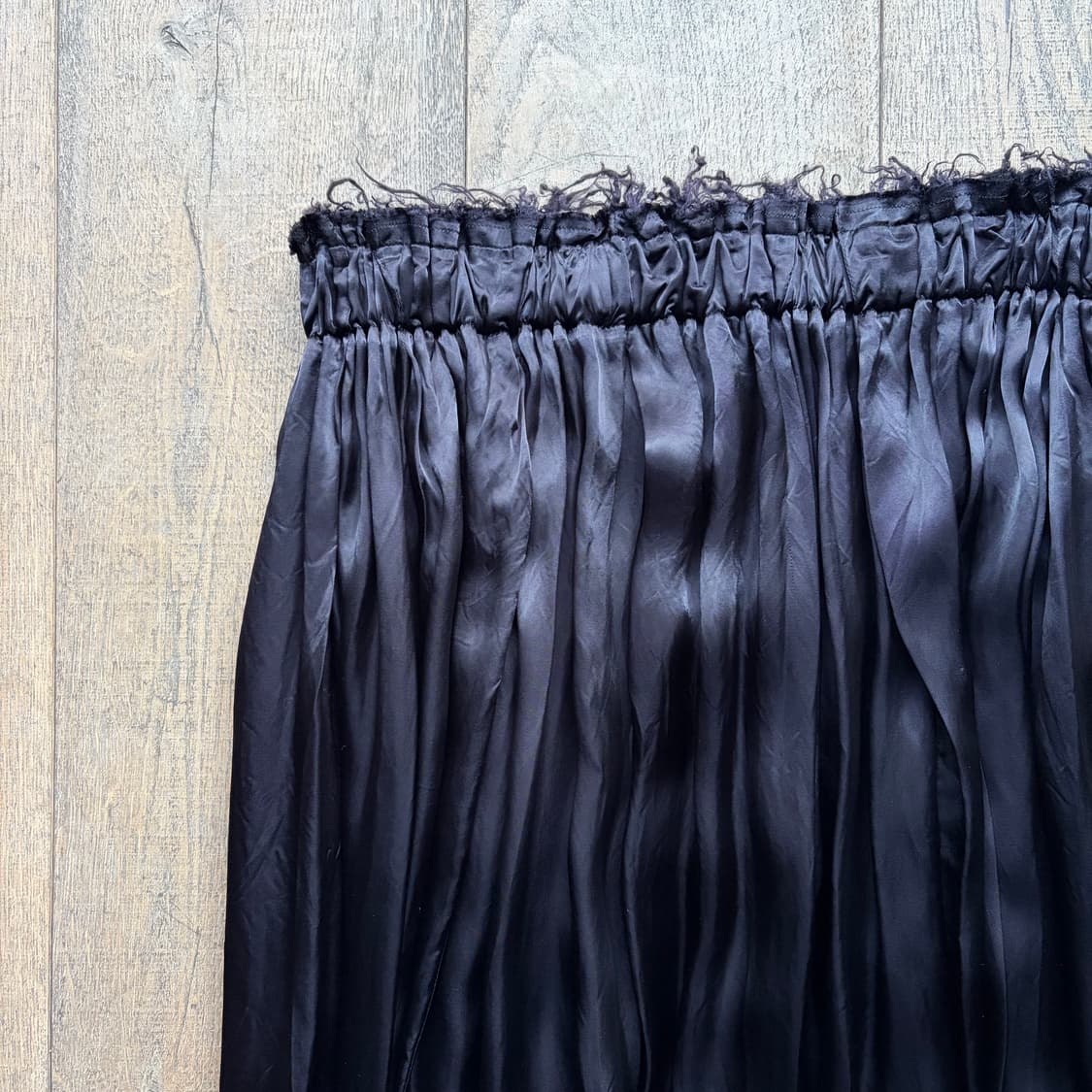 Distressed Shirring Cupra Skirt  상품이미지3