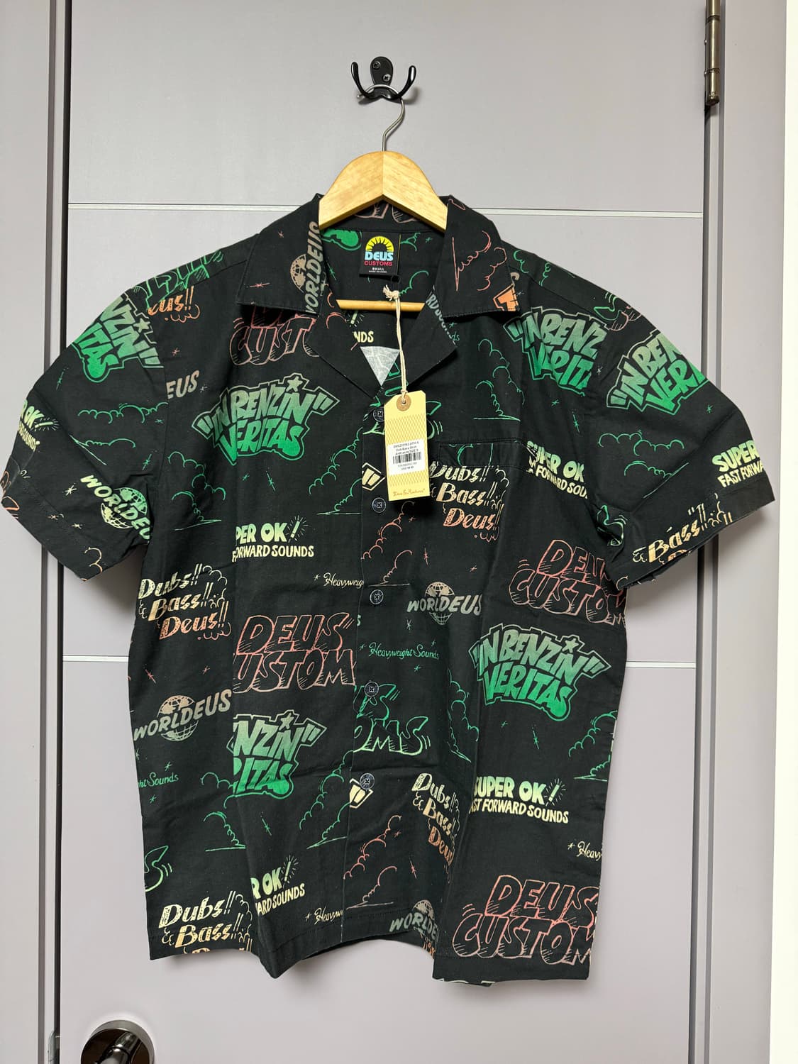 데우스 엑스 마키나 셔츠 새상품 상품이미지1