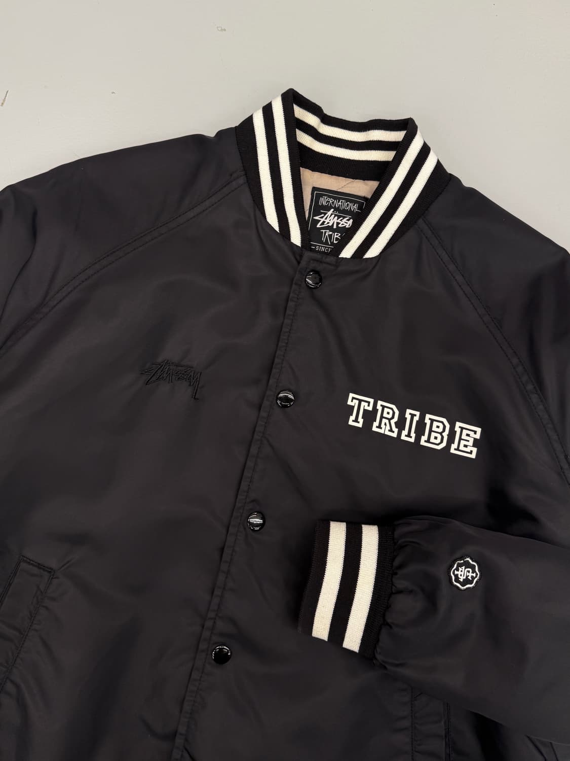 스투시 루즈핏 00‘s 인터네셔널 트라이브 나일론 바시티 자켓 상품이미지4