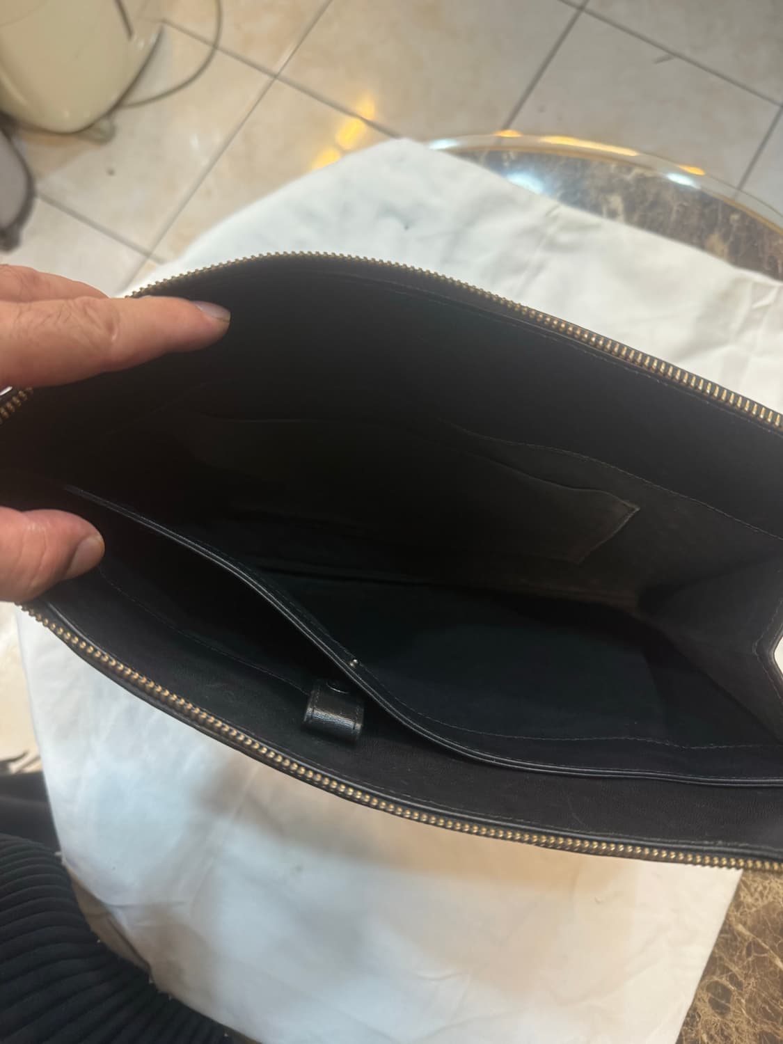 정품 보테카베네타 클러치 팝니다 상품이미지6