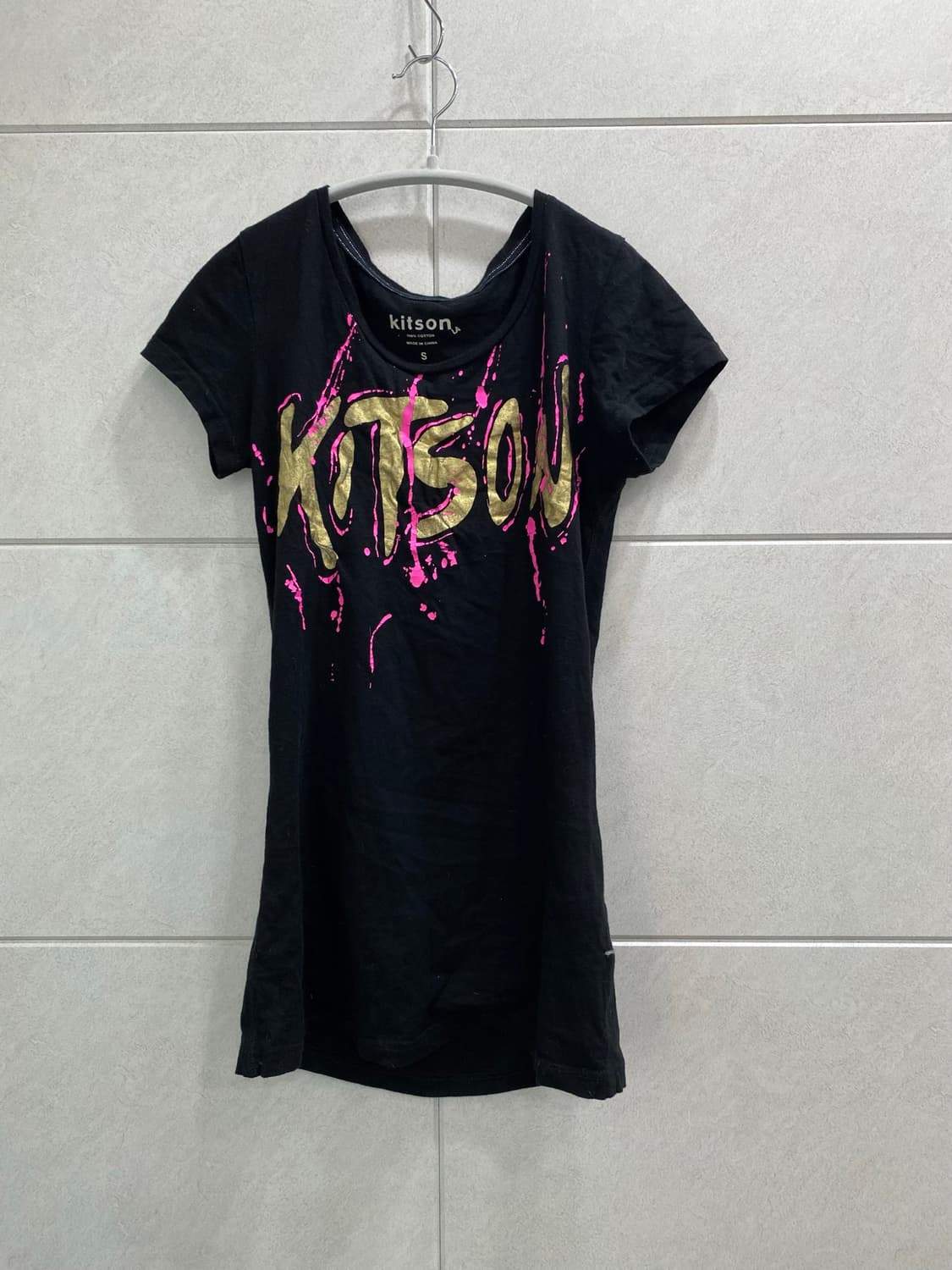 2000s Y2K Kitson Print Slim Fit Tee 상품이미지1