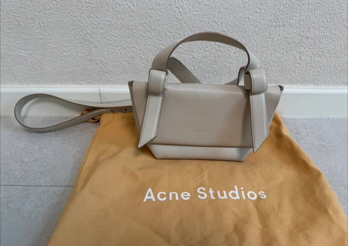 아크네스튜디오 무수비 크로스백 상품이미지1