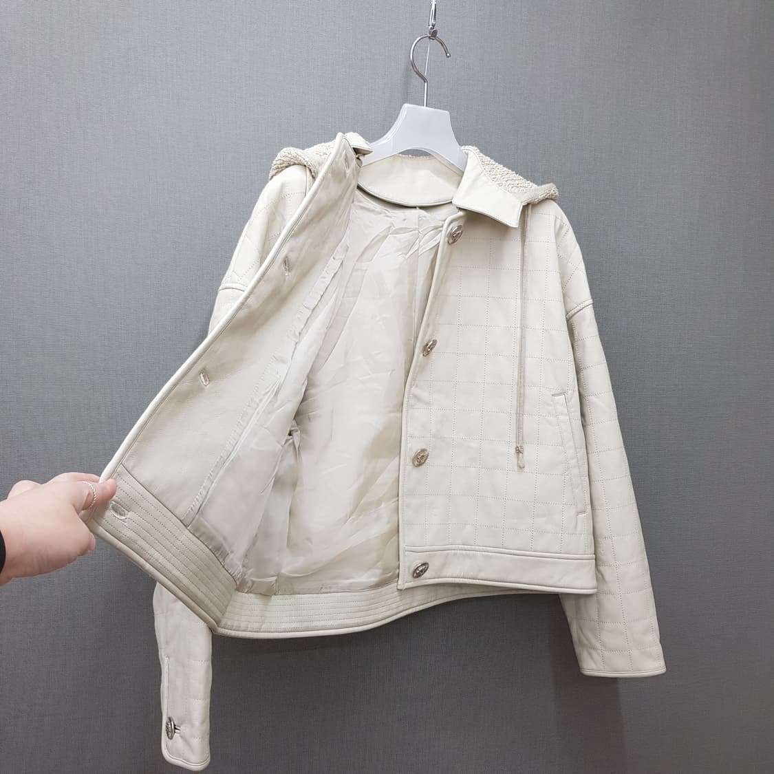 한섬 타임 2021 퀄팅 페이크 레더 후드 자켓 F사이즈 상품이미지5