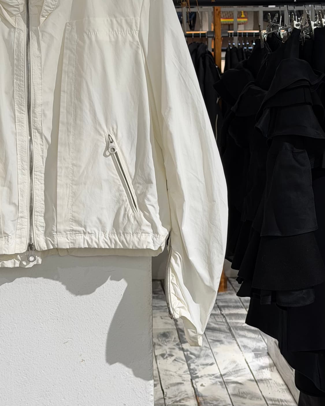 설비노 화이트 나일론 게더링 슬리브 후디 자켓 상품이미지6