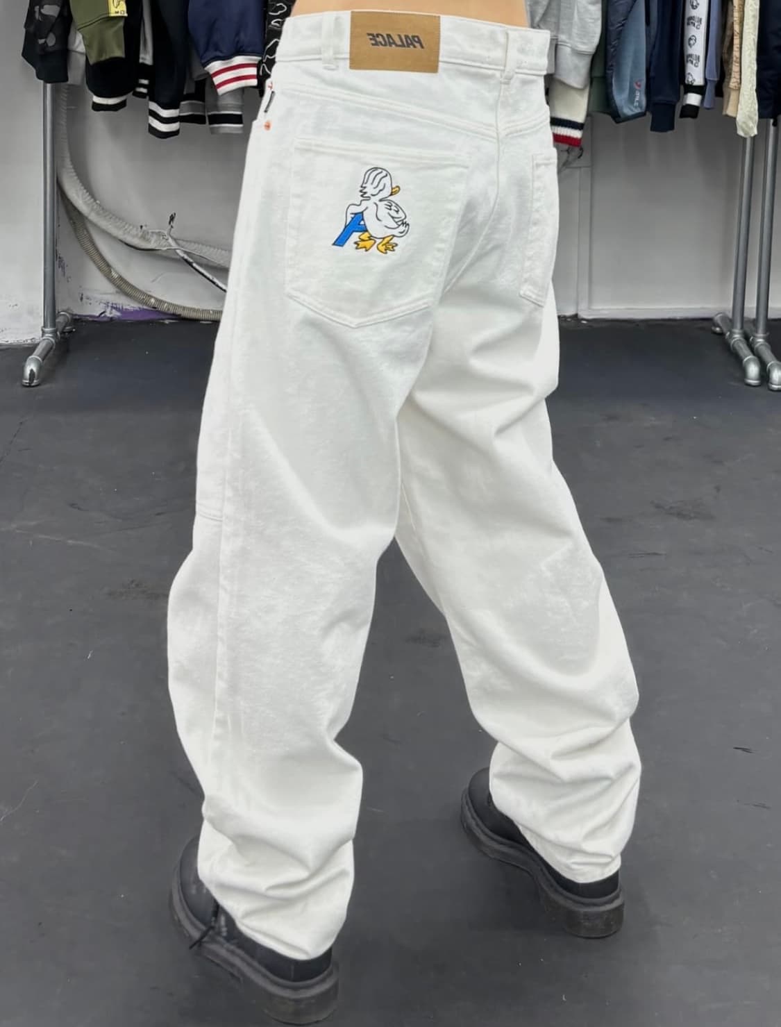 팔라스 덕 화이트 데님팬츠 상품이미지1