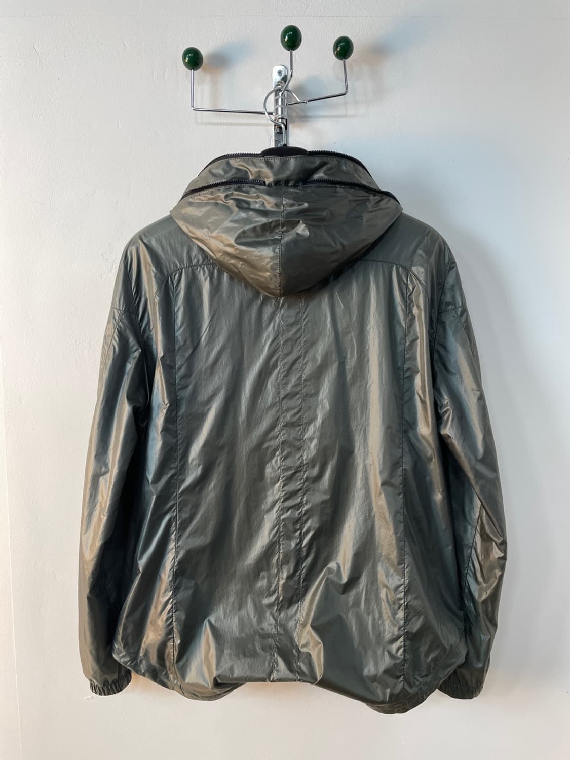 솔리드 옴므 글로시 풀 집업 바람막이  상품이미지3