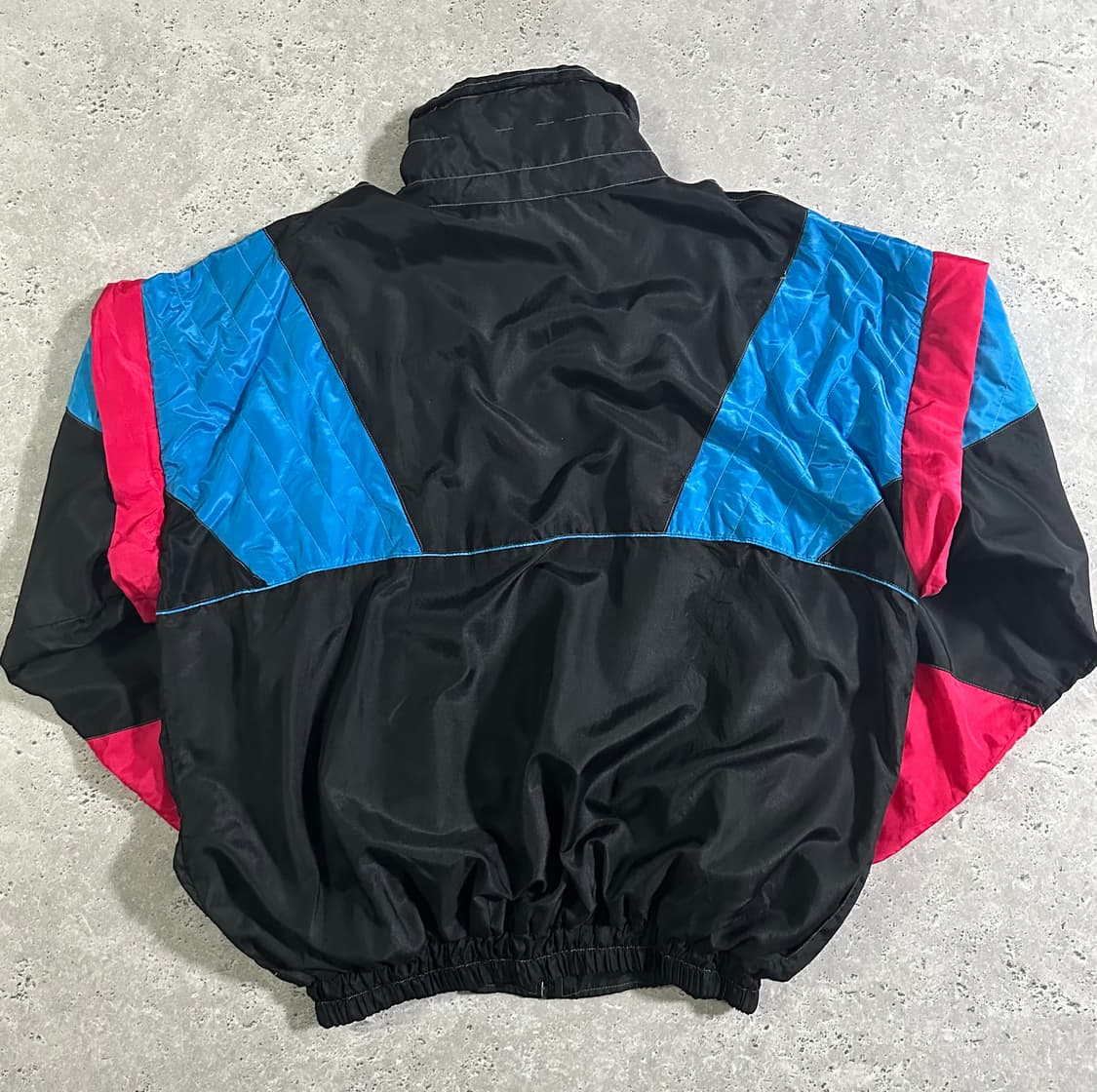 멀티 컬러 블로킹 쉐브론 퀼팅 2WAY 바람막이 상품이미지3