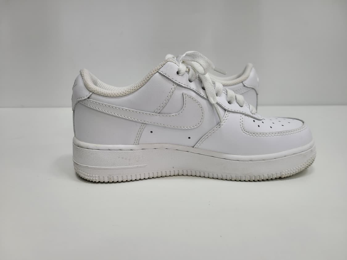 나이키 에어포스1 '07로우 화이트 스니커즈 / 230사이즈
 상품이미지2