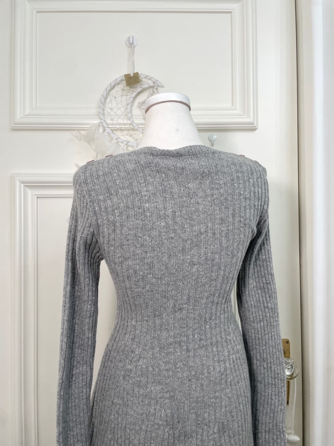 gray shoulder button slim knit top 상품이미지4