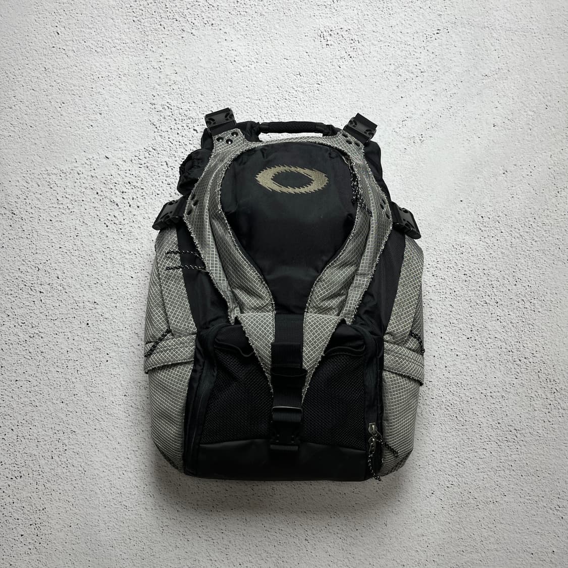 Vintage 00s Oakley Surf Wet/Dry Backpack 상품이미지2