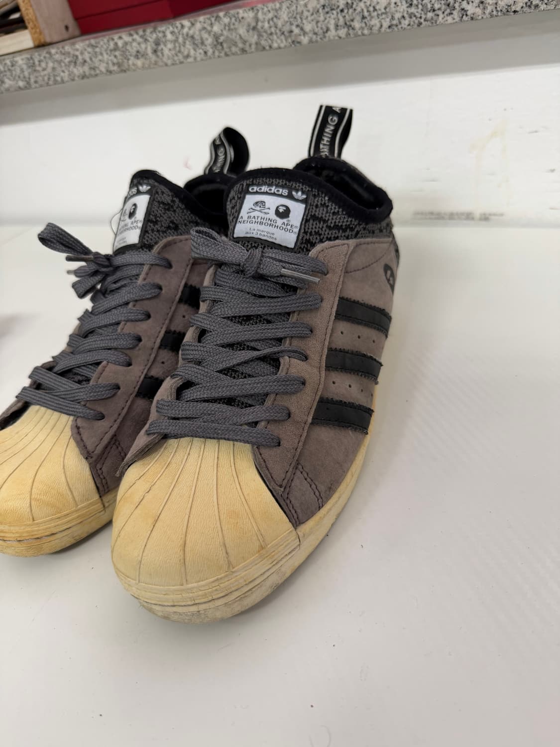 정품) 아디다스 x 베이프 x 네이버후드 슈퍼스타 265 상품이미지2