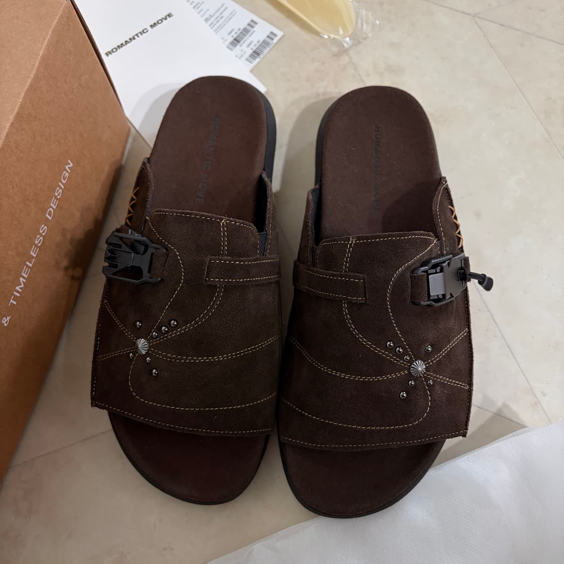 새상품(280)로맨틱무브 아웃로우 슬라이드 브라운 스웨이드 상품이미지3