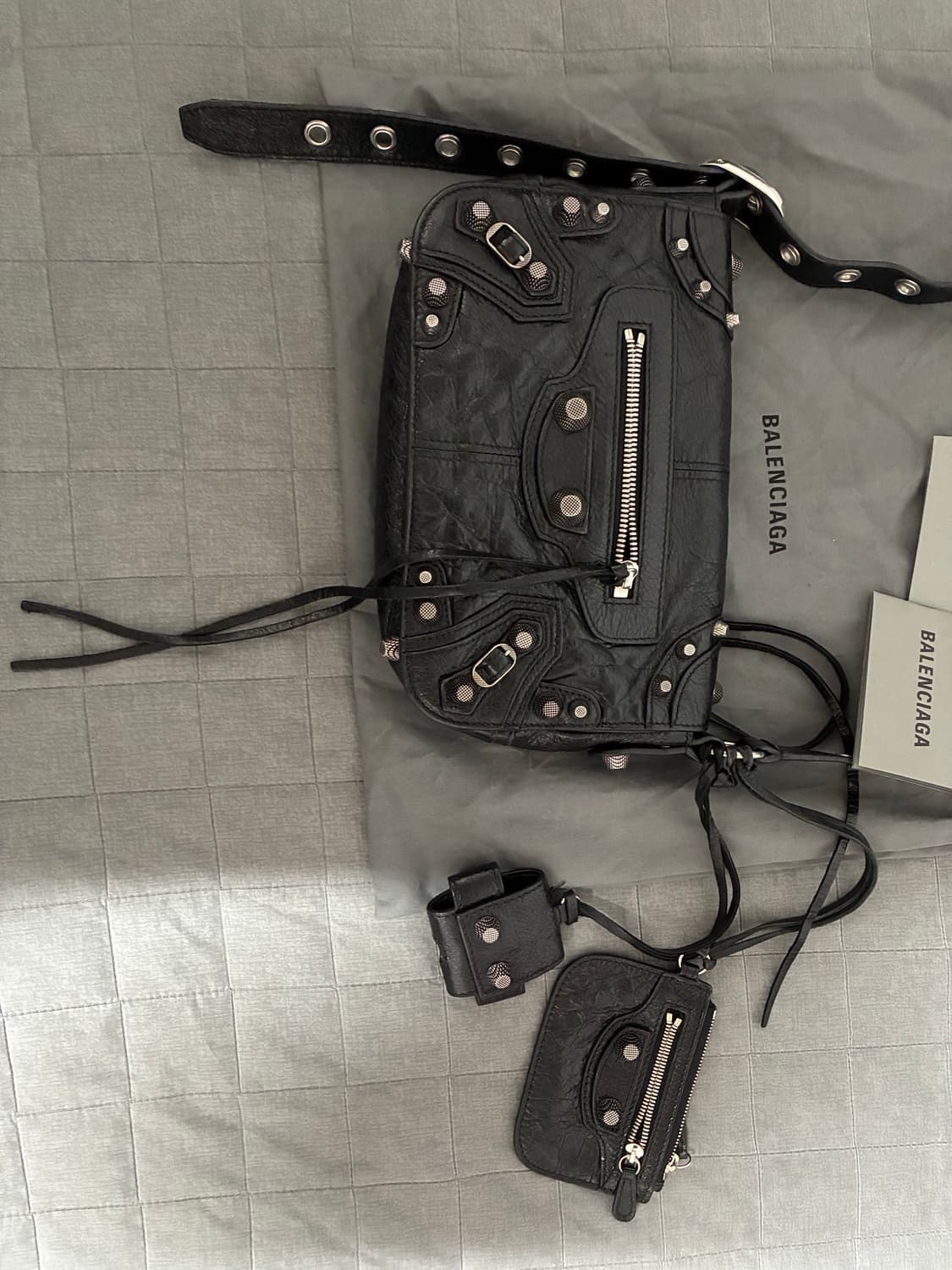 [XS] 발렌시아가 르카골 램스킨 플랩백 블랙 상품이미지2