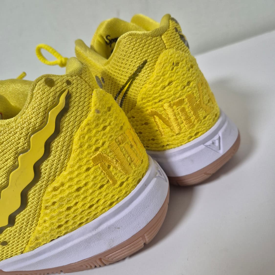 아동200)나이키 카이리 어빙 스폰지밥 콜라보 농구화 옐로우 상품이미지6