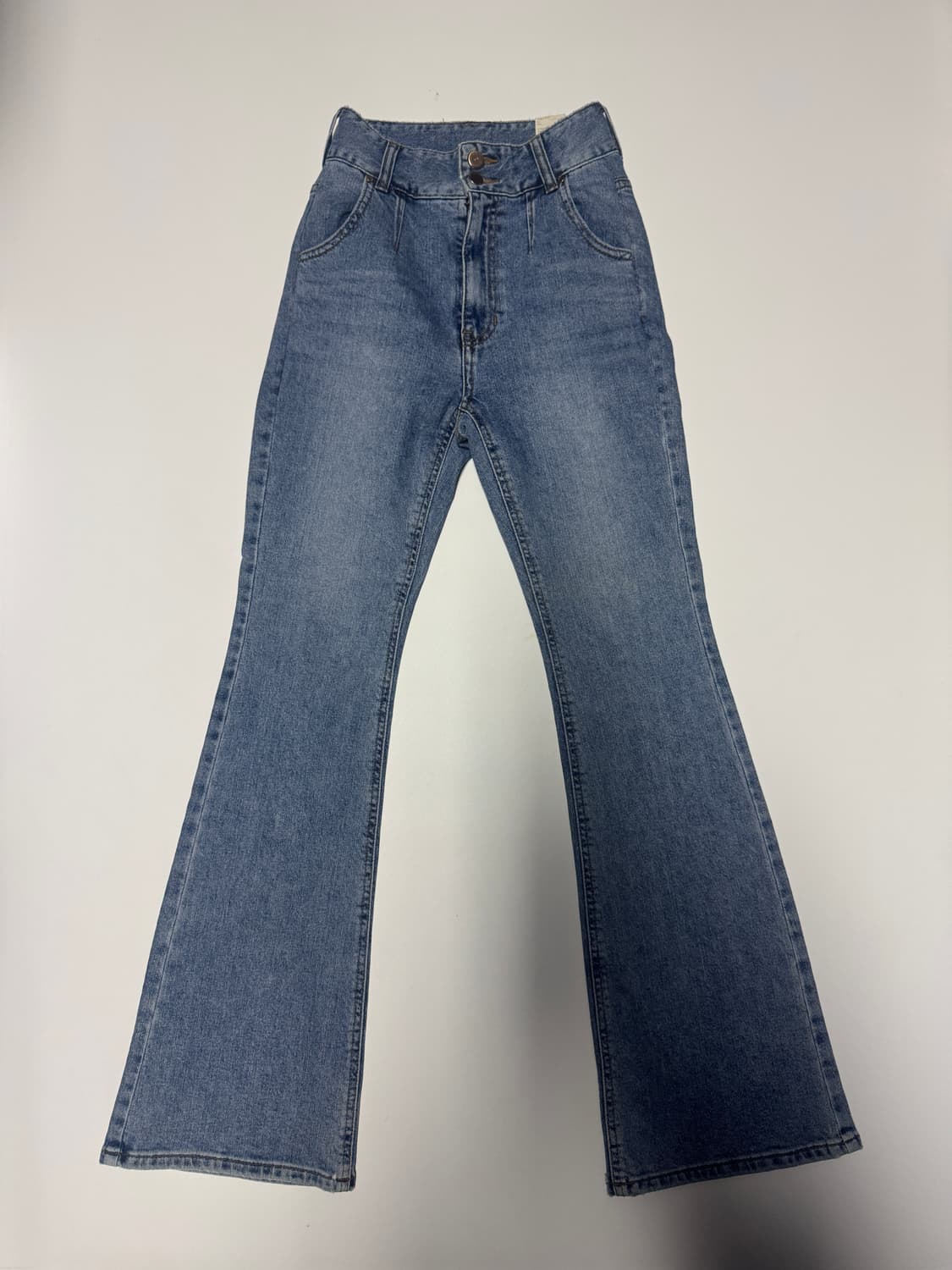 여성 게스 Guess 23년도 플레어 부츠컷 데님팬츠 22.8인치 상품이미지1