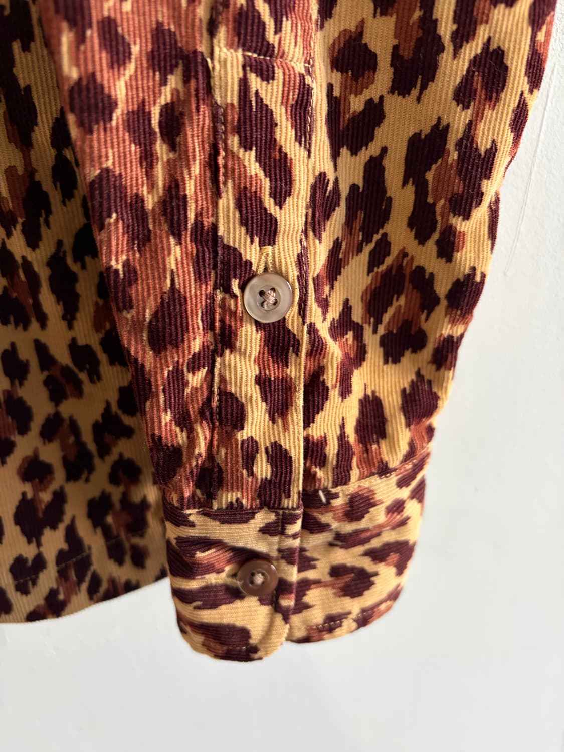 와코마리아 레오파드 코듀로이 오픈카라 셔츠 상품이미지5