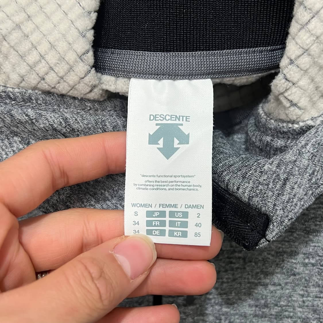 [우먼85] 데상트 후드집업 상품이미지3