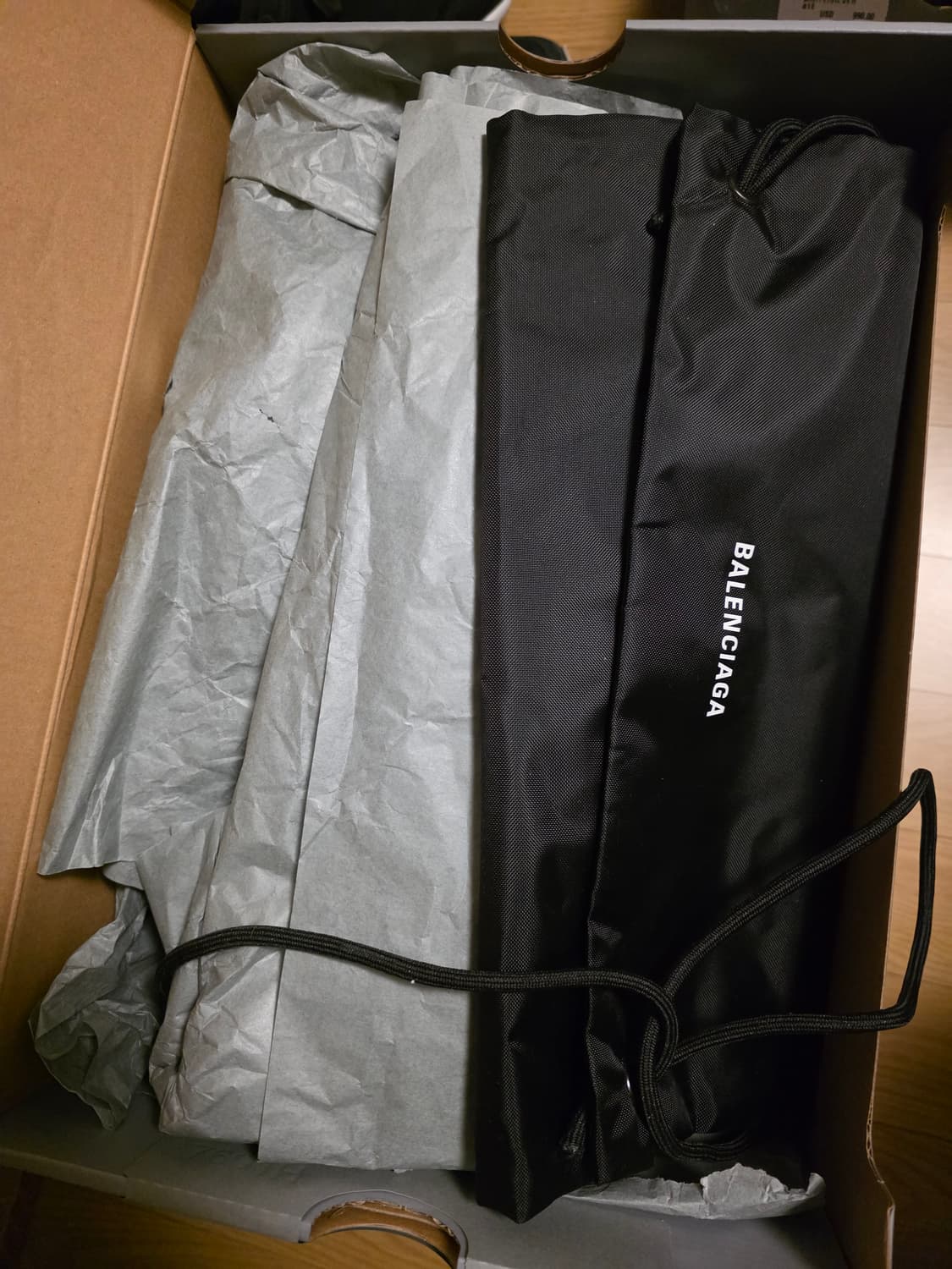 발렌시아가 서킷 스니커즈 42사이즈 실버/화이트 상품이미지5