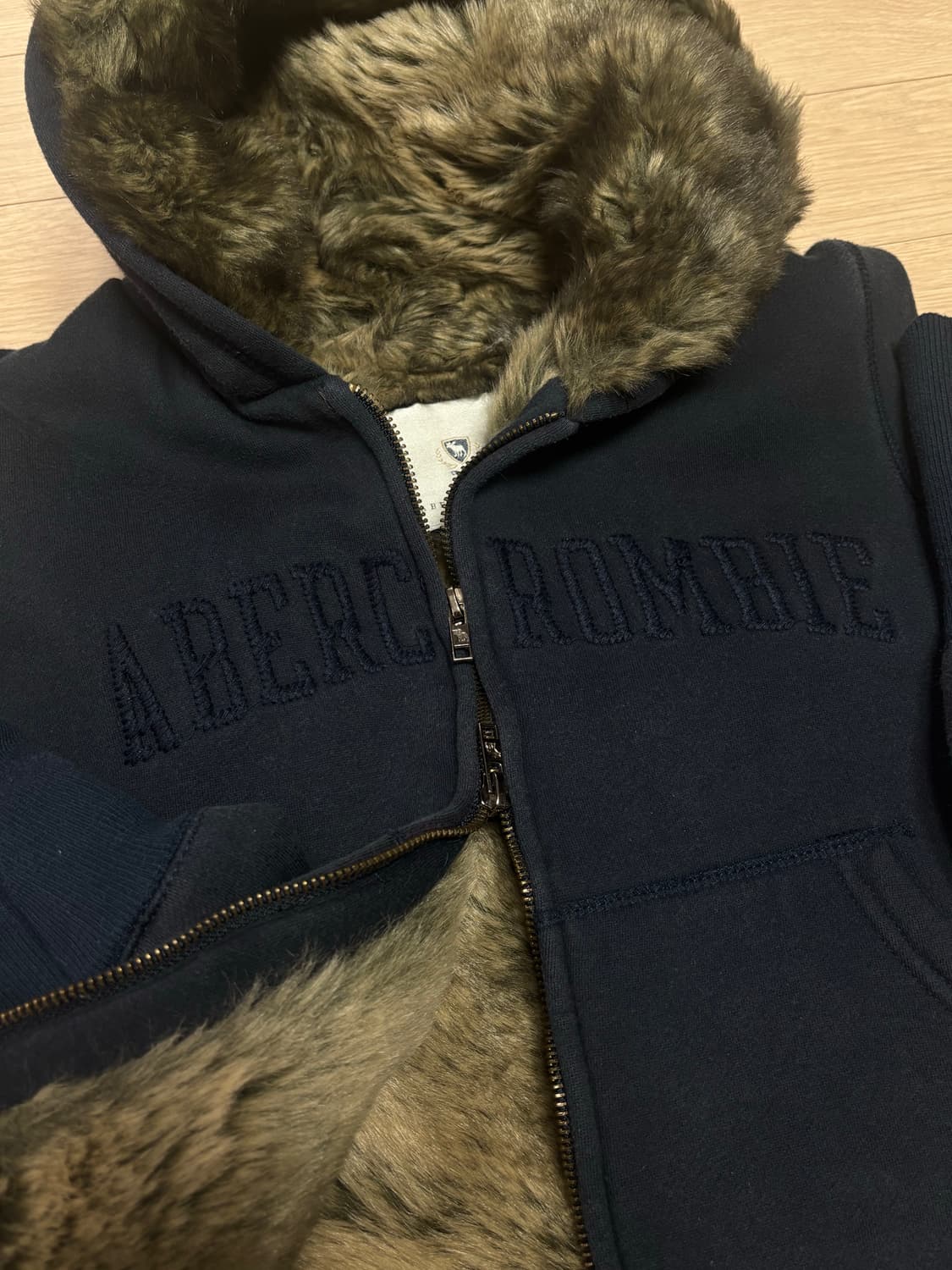 아베크롬비 대대장 울프죠 후드집업 네이비 상품이미지1