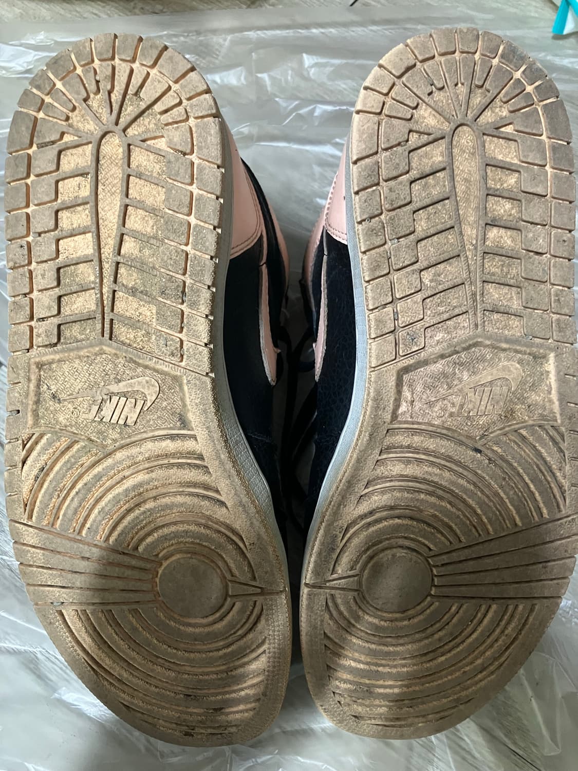 조던 1 크림슨 틴트(285) 상품이미지2