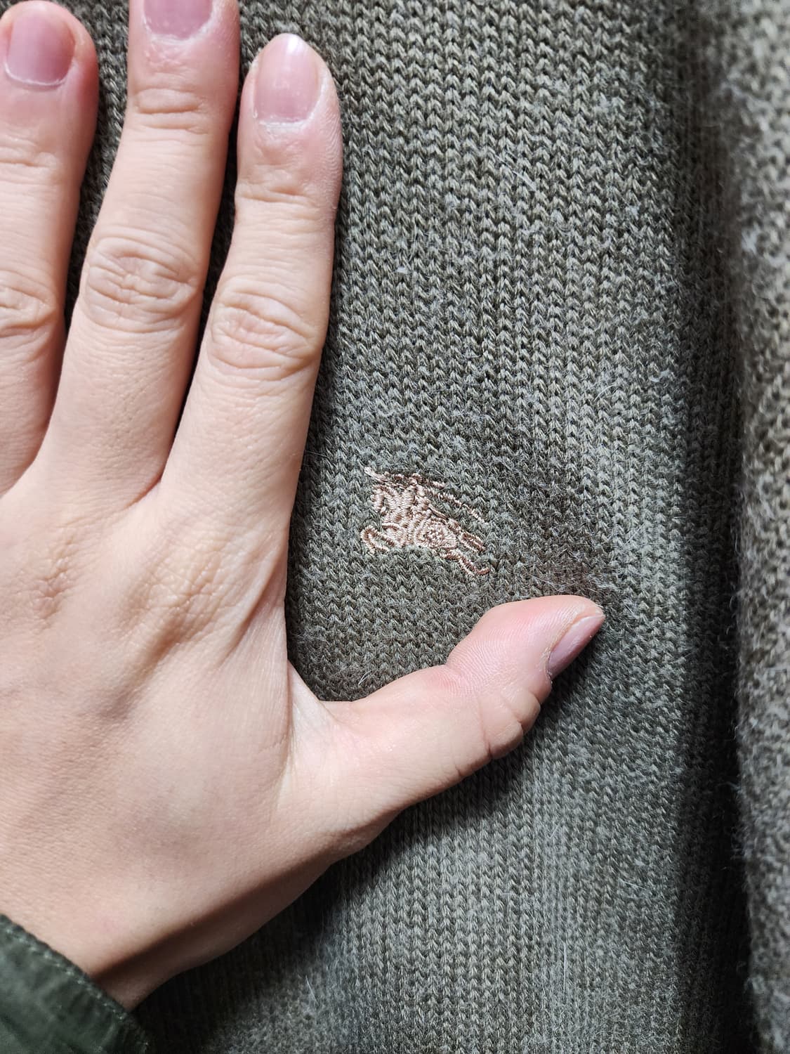 BURBERRY 크루넥 노바체크 숄더 니트 상품이미지3