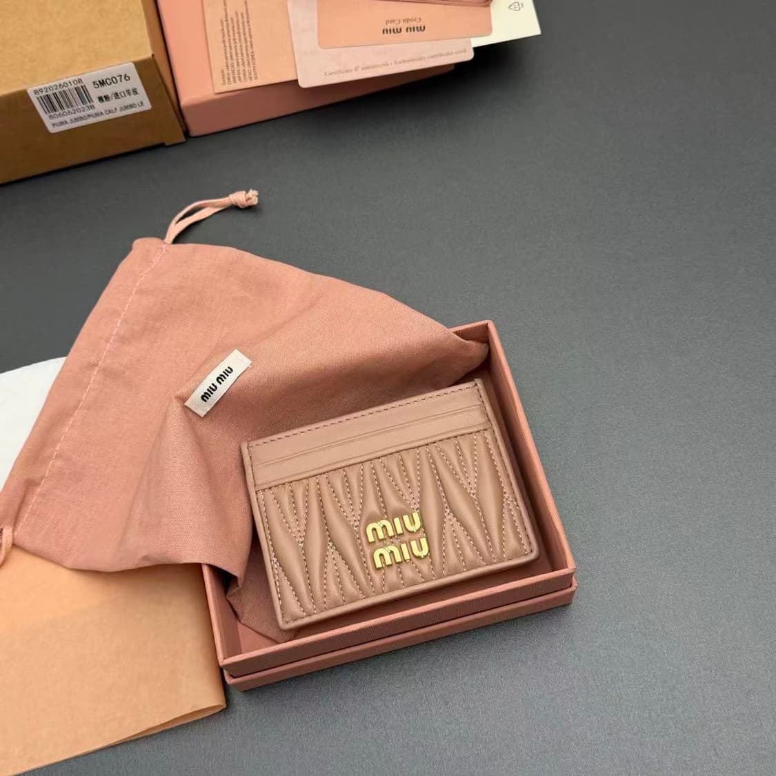 미우 미우 마테라쎄 나파 가죽 카드 홀더 샌드 베이지 상품이미지3