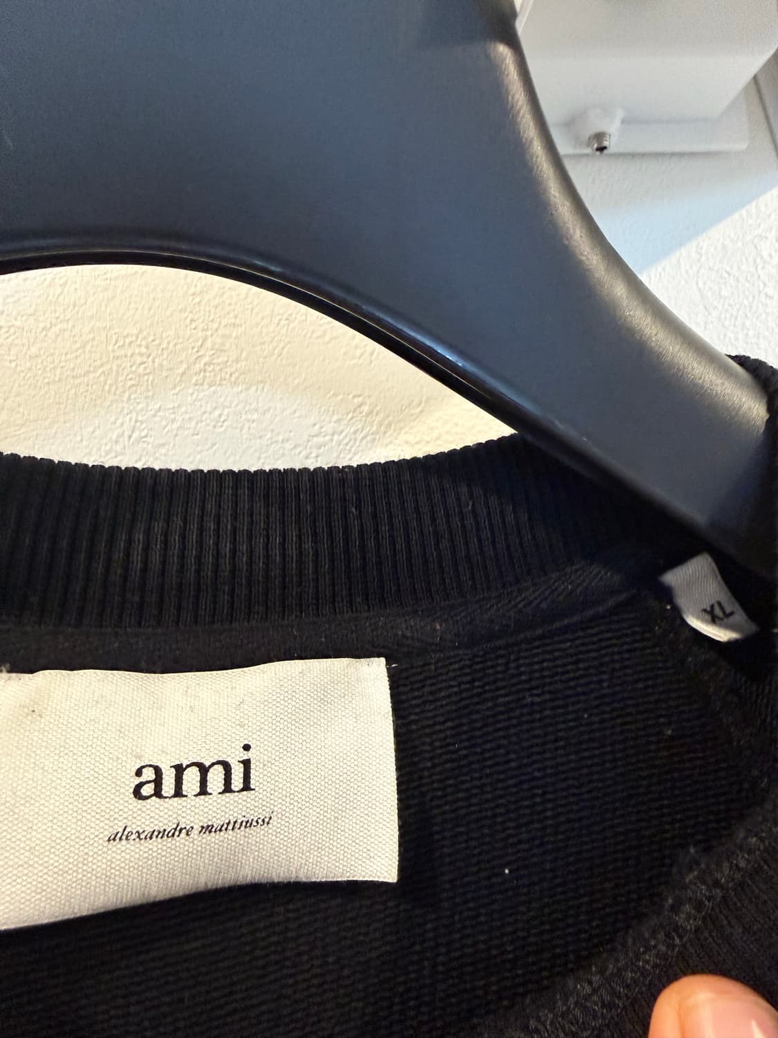 [XL] 아미 스몰 하트로고 맨투맨 블랙 상품이미지2