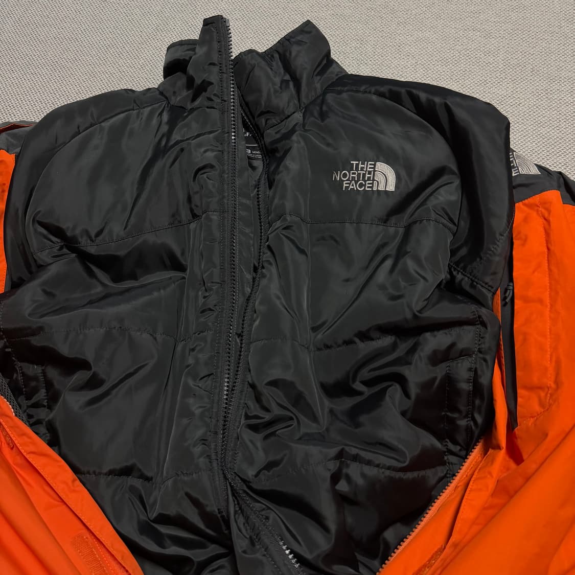 노스페이스 하이벤트 배색 바람막이 자켓 (경량패딩 내피) 상품이미지5