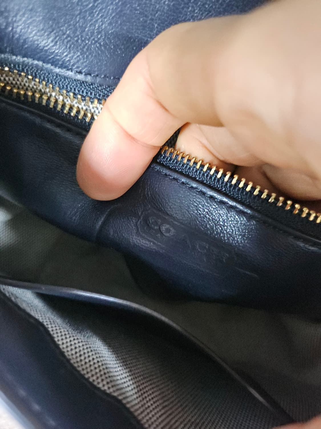 COACH 코치 램블러 크로스바디 16 바시티 스트라이프 크로스바디백 상품이미지5