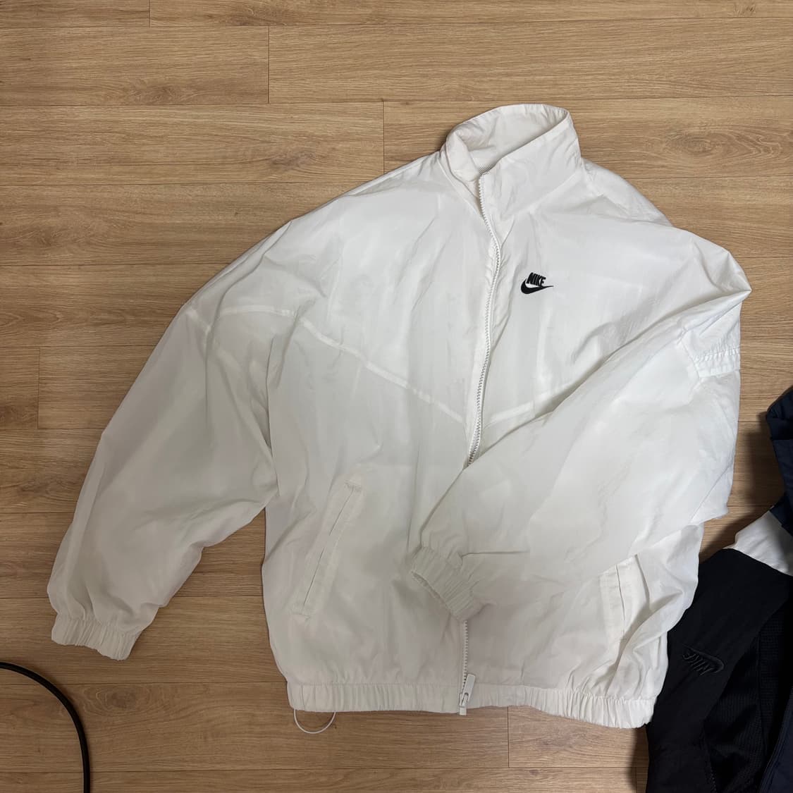 나이키 NSW 에센셜 윈드러너 우븐 자켓 화이트 상품이미지1