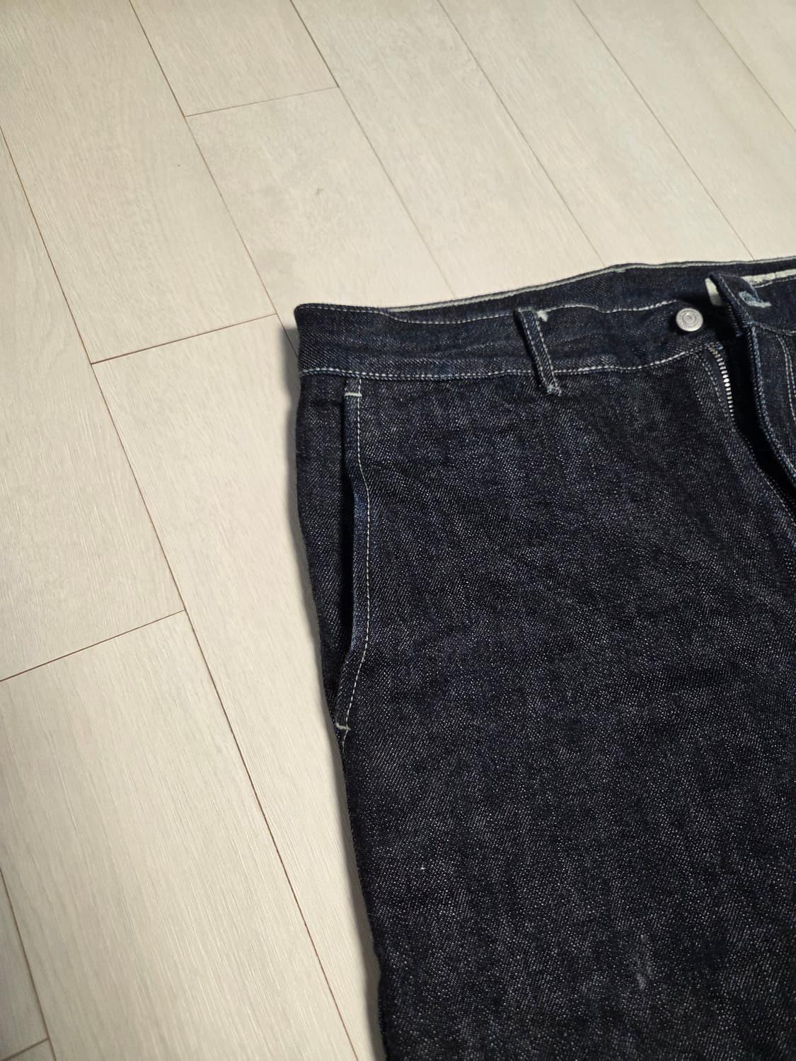 포터리 셀비지 데님 2사이즈 팝니다. 상품이미지2