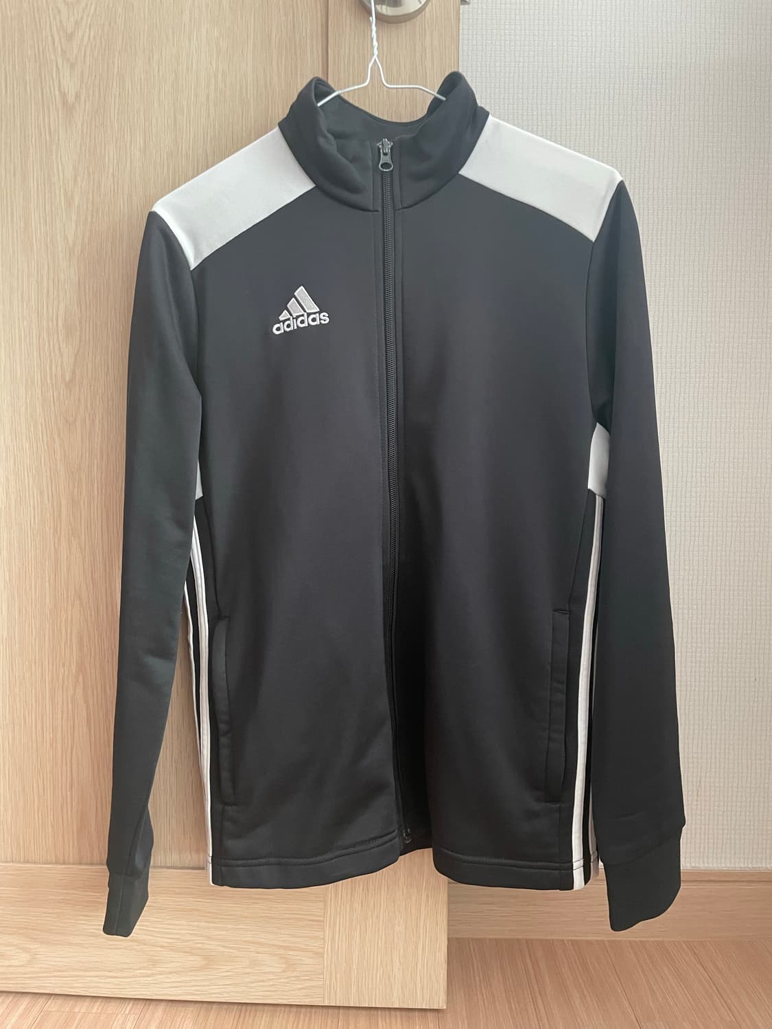 아디다스 블랙 화이트 져지 판매 상품이미지1